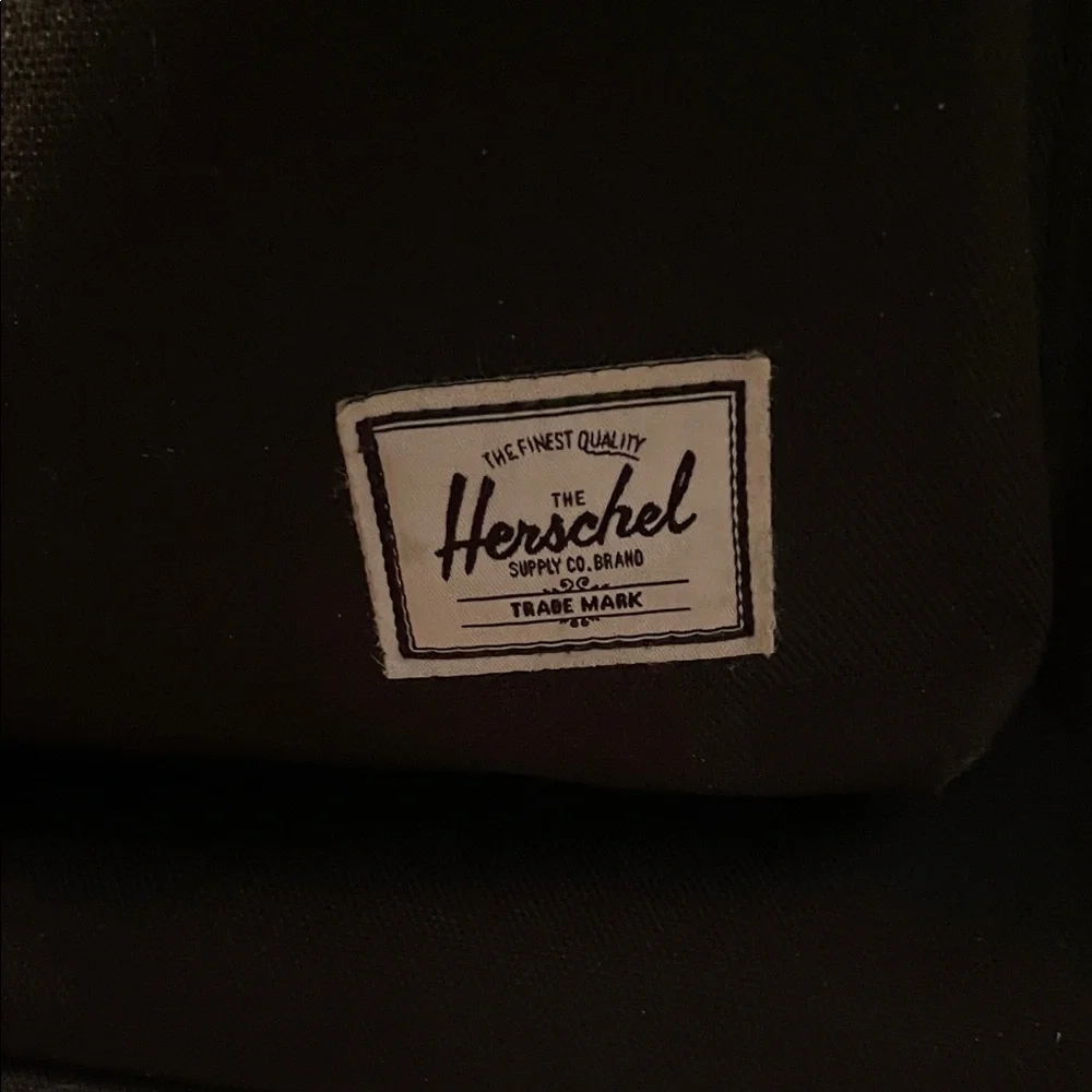 Herschel Supply Company Black Men’s Everyday Backpack with Front Pocket